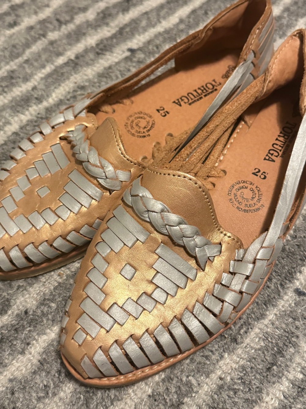 Tortuga Women’s Tan and Silver Woven Leather Huarache Flats Slip Ons - Picture 6 of 7